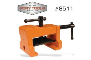 Pony Cabinet Claw 1 pack Clamshell AC8511